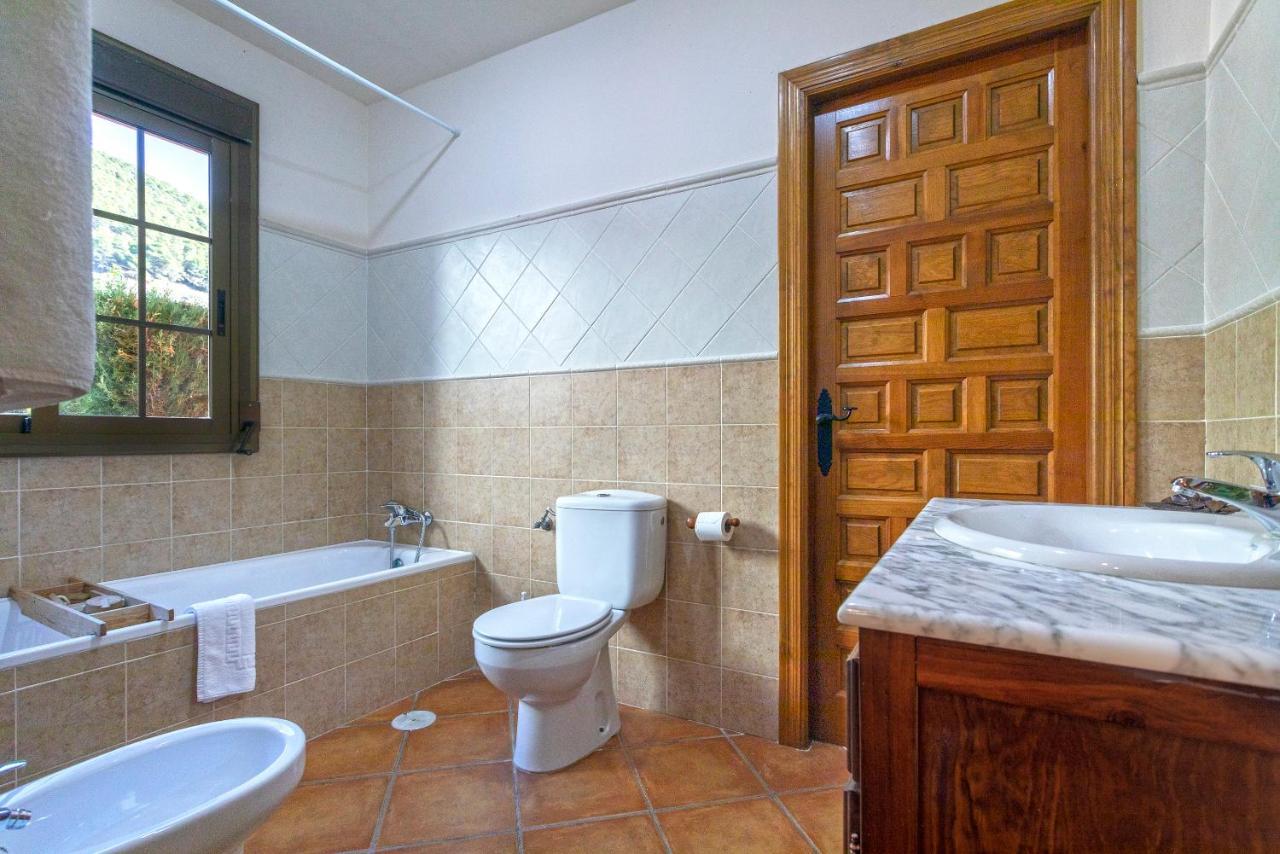 Casa Flores con Piscina interior climatizada Alcaucín Exterior foto