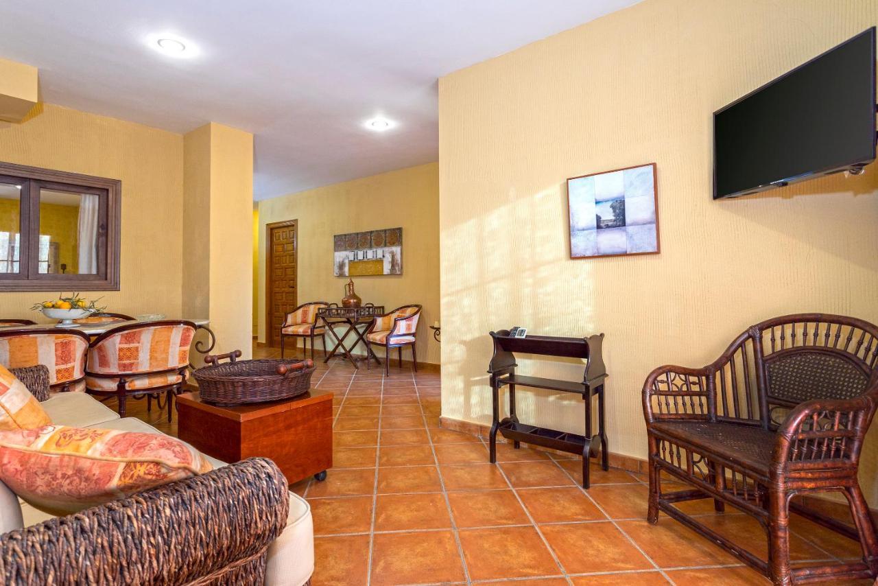 Casa Flores con Piscina interior climatizada Alcaucín Exterior foto